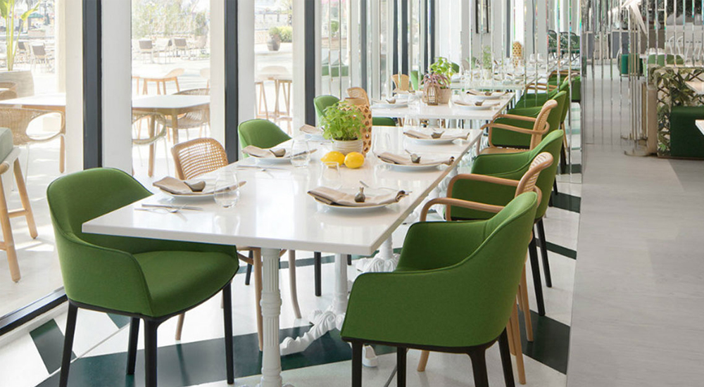Dining & Bar